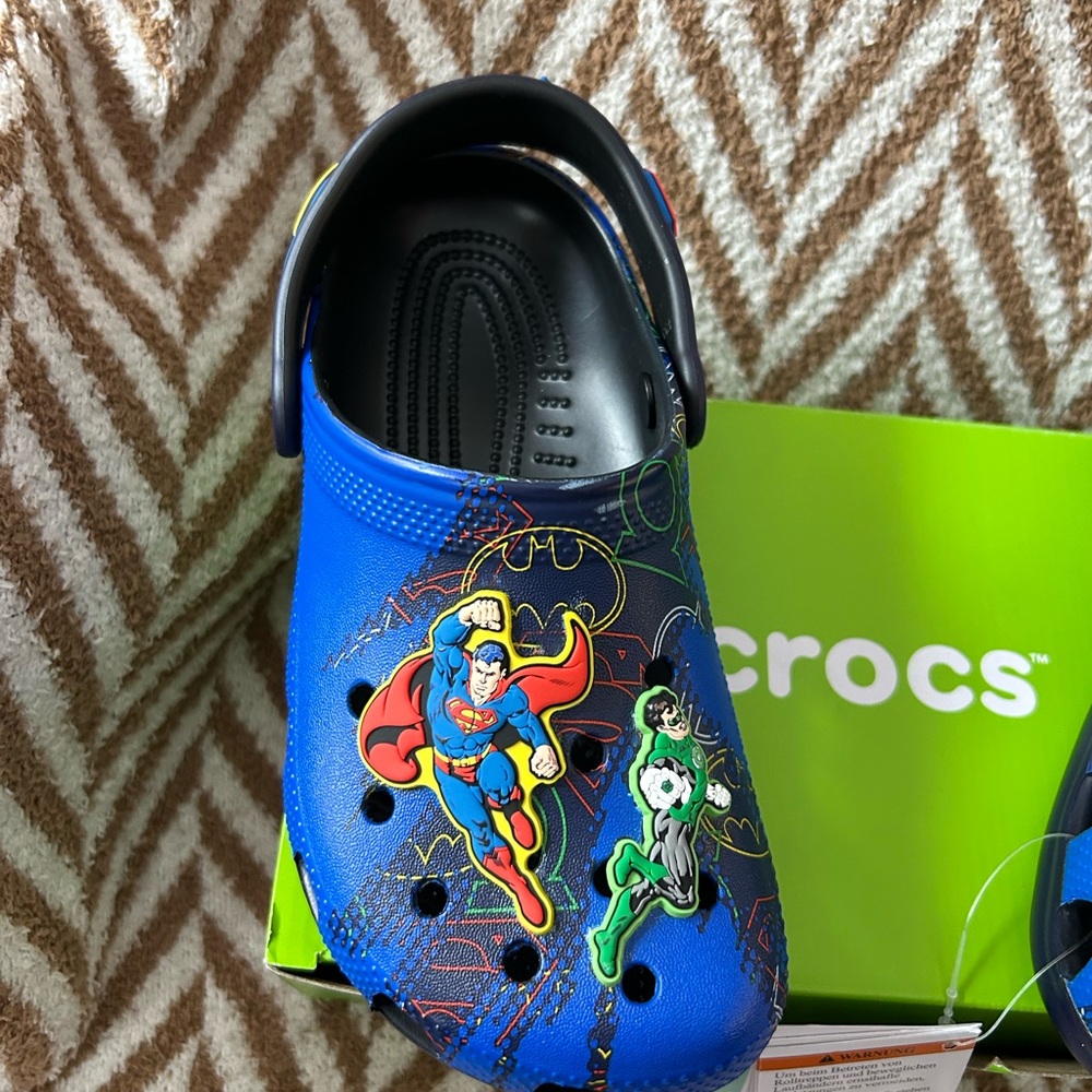 CROCS Kids Justice league Superhero NWT - Picture 2 of 5
